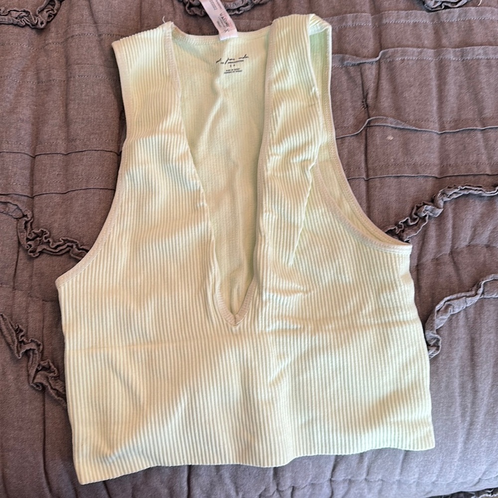 urban outfitters crop top
